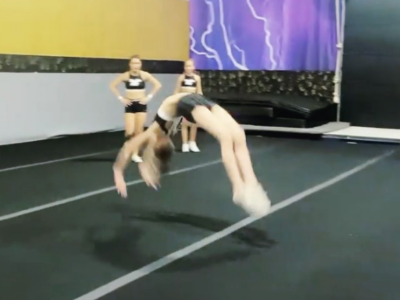 Tag someone you challenge to try this tumbling pass! 👀