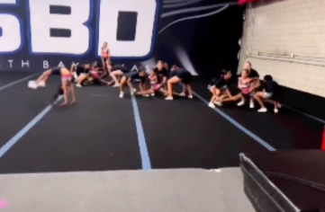 Never not obsessing over @thesouthbaydivas 😍 Here’s a cute stunt transition for level2!