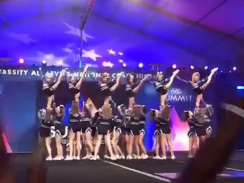 Love the pyramid, love the coaches 😂