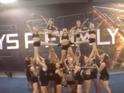 Amazing level 3 pyramid 😻