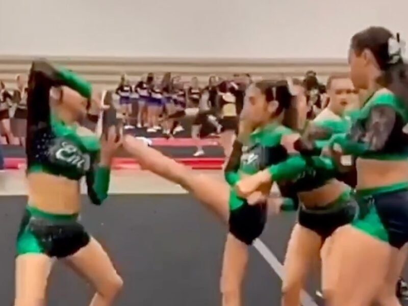 Such a good stunt 💚 @envycheer1