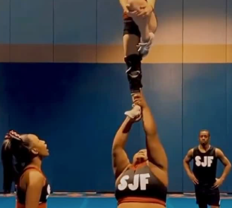 That's a SOLID partner stunt 💅 @southjersey_fire